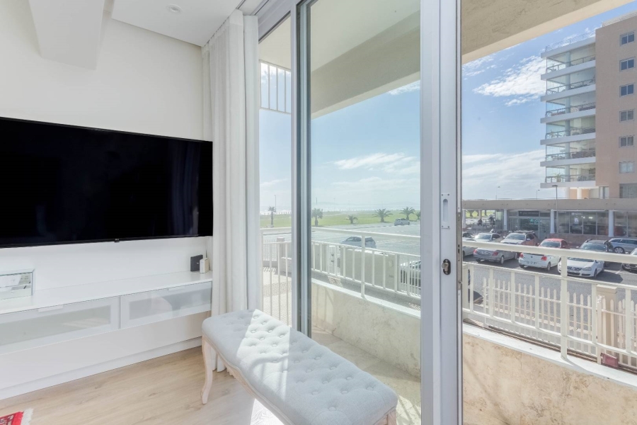 To Let 3 Bedroom Property for Rent in Mouille Point Western Cape